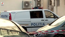 Pistoale, puști și sute de cartușe au fost descoperite în casa unei pensionare. Anchetatorii îl acuză pe fiul femeii că ar fi dat bani cu camătă